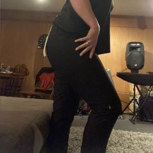 Vince black dress pants.size 6. Brand new with tags.